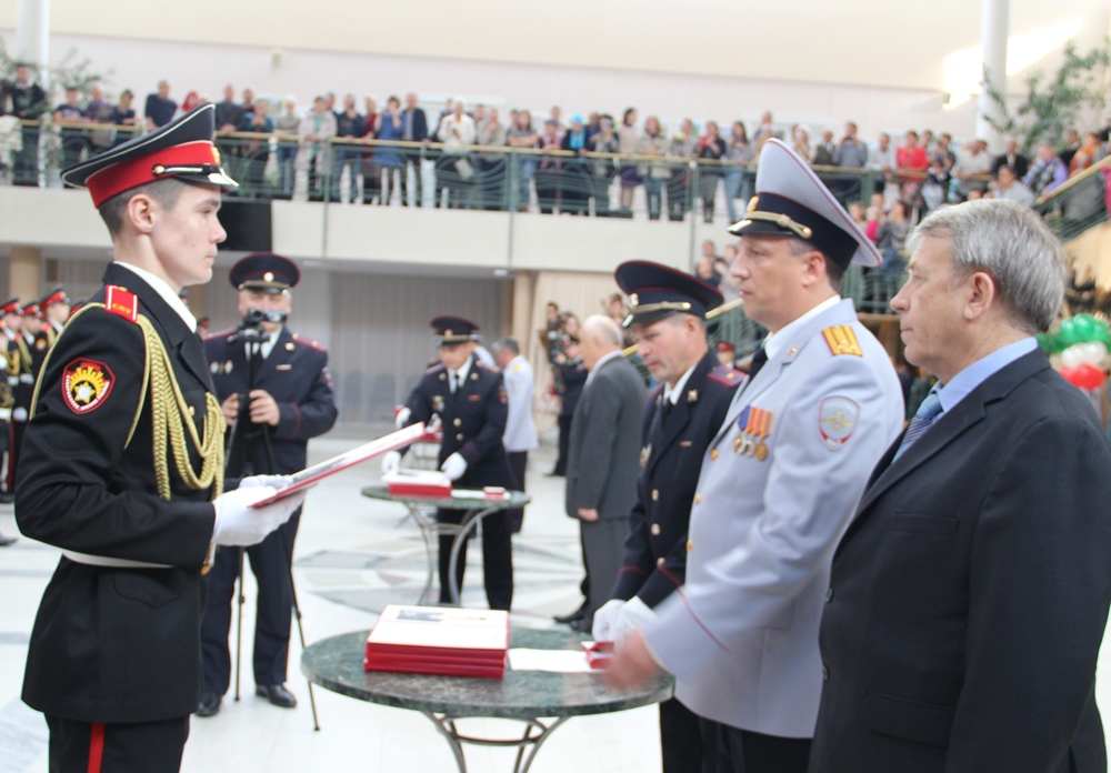 Елабужское суворовское военное училище МВД России набирает абитуриентов.